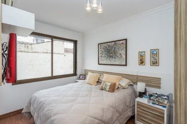 Imagem Vende-se cobertura com 4 quartos (2 suítes), 154m² e 1 vaga - Moinhos de Vento