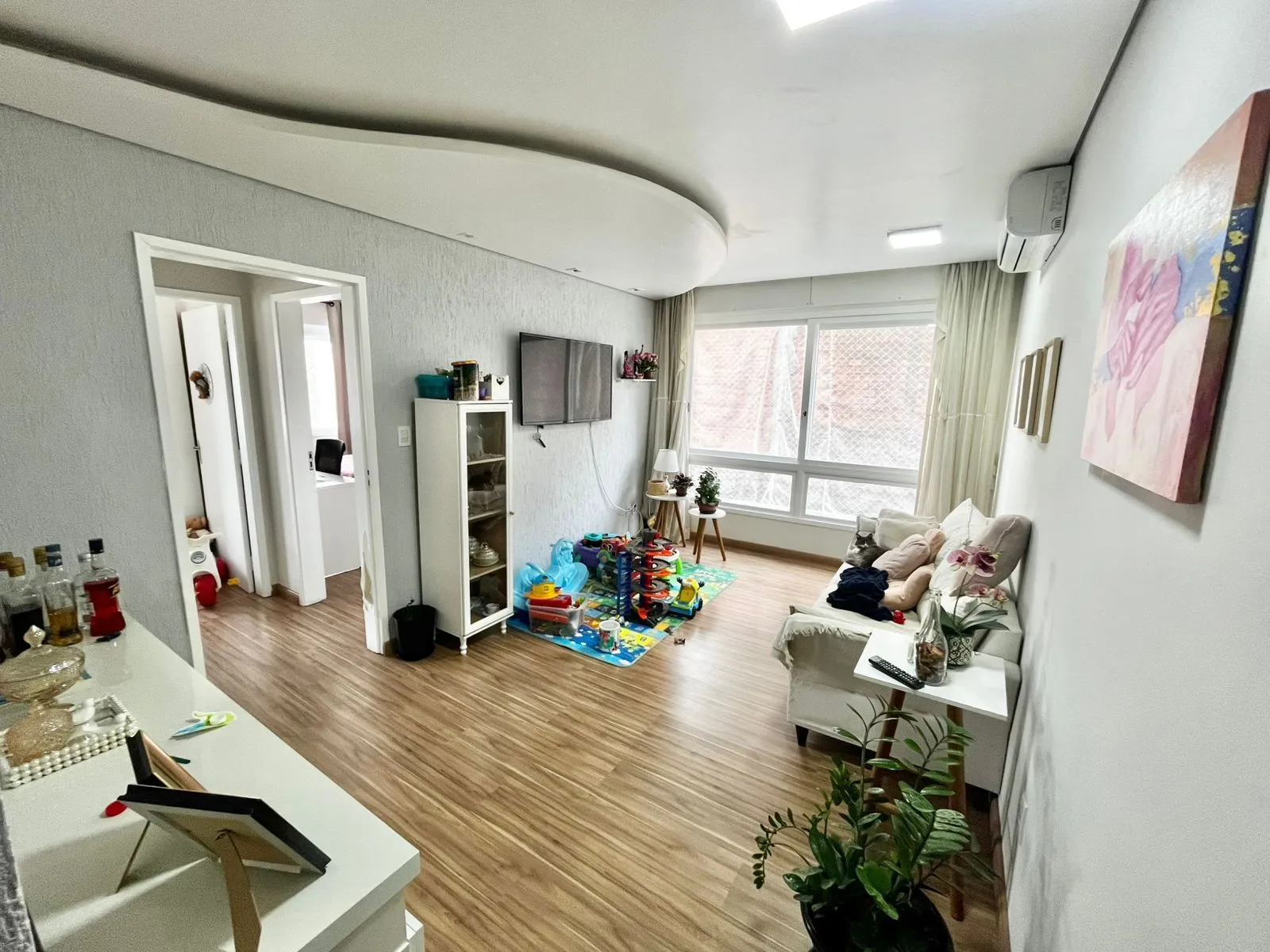 Imagem Apto de 02 dorm, banho, sala, coz, area, banho aux, dep, vaga no Cristo Redentor