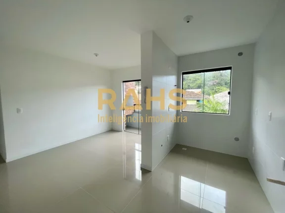 Imagem Apartamento com 1 suíte mais 2 quartos à venda no Bairro Iririú em Joinville - SC, por R$ 385.000...