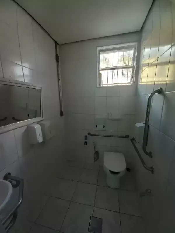 Imagem Ponto Comercial de Esquina com 360m², Grande Visibilidade, 3 Banheiros, Cozinha e Estacionamento Privativo