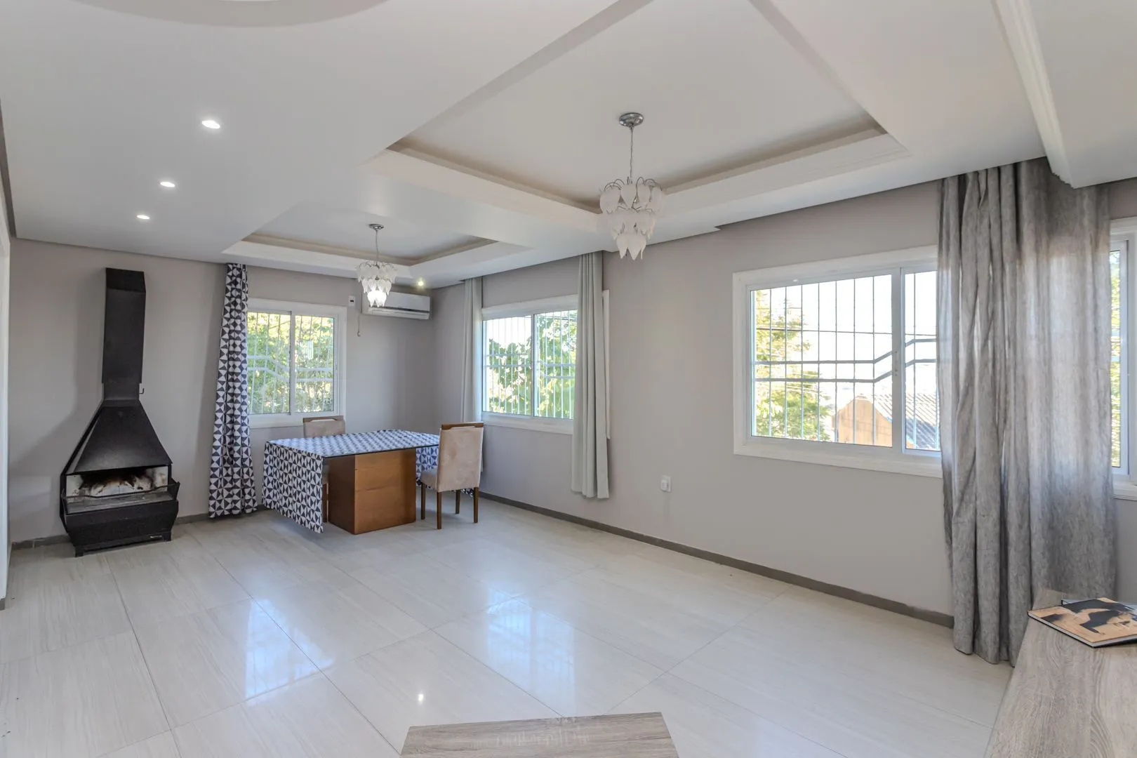 Imagem Casa sobrado no Morro Santana de 2 dormitórios e 2 vagas