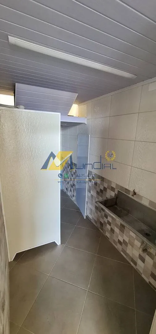 Imagem Galpão para Alugar com 240m², 2 vagas na Vila Homero Thon - Santo André