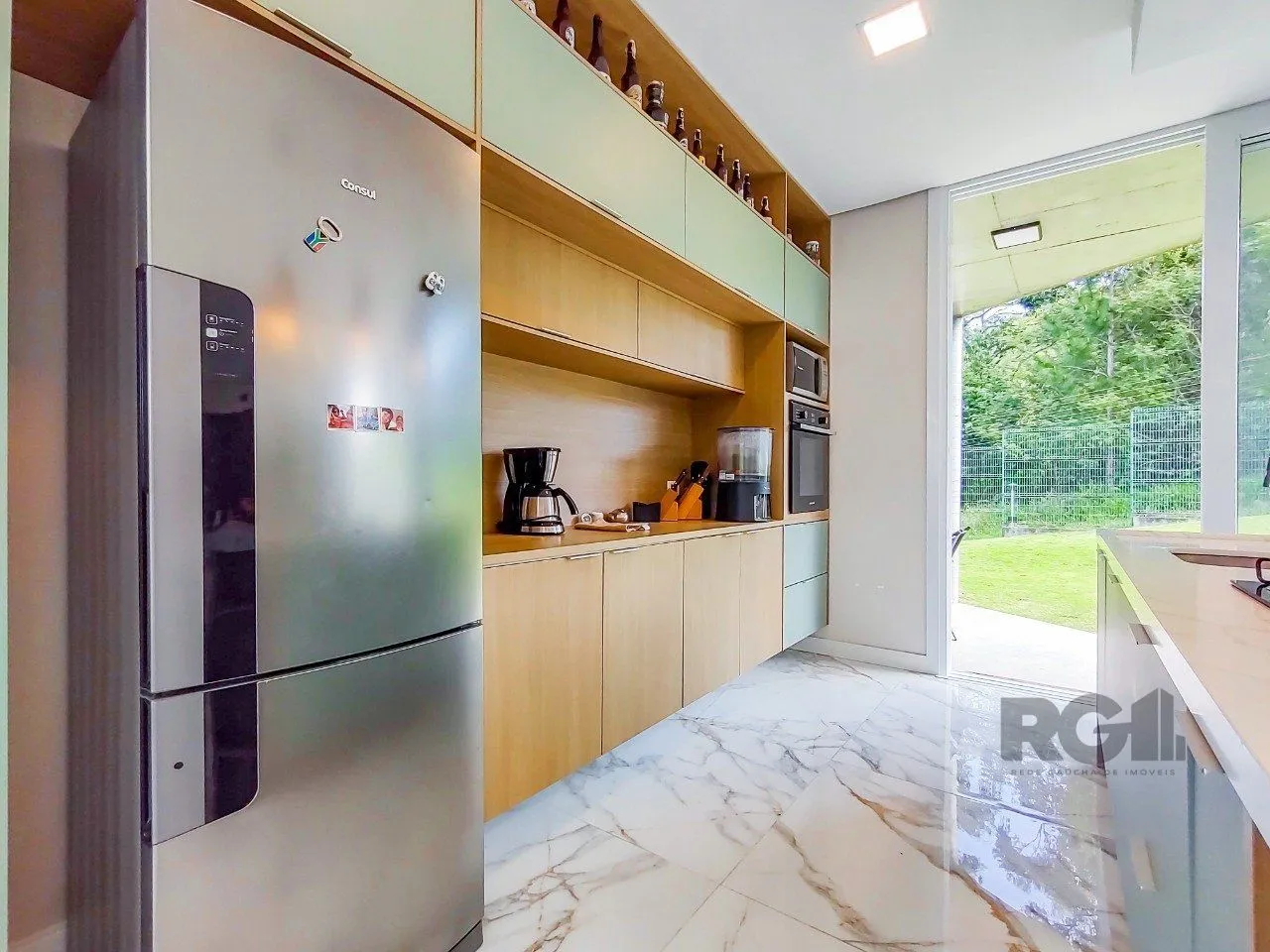 Imagem Casa com 284m² - em terreno de 566m² - Alphaville Porto Alegre