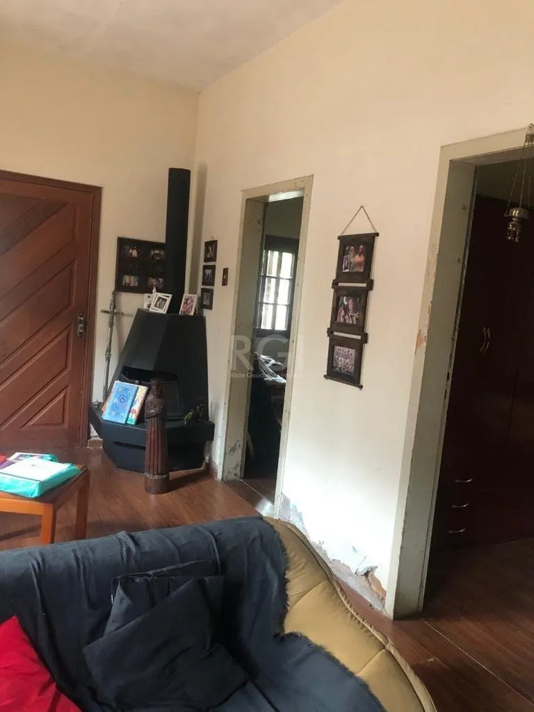 Imagem Casa/terreno medindo 200m² de privativo, 550m² totais no bairro Partenon, 9 vag