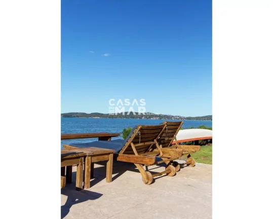 Imagem Casa Frente Mar para Temporada em Armação dos Búzios / RJ no bairro Rasa
