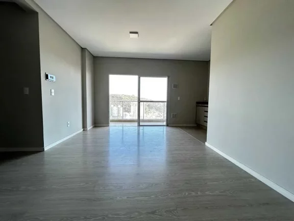 Imagem Apartamento com 3 dormitórios sendo 1 suíte e 2 vagas de garagem - Bairro Fazenda Itajaí/SC
