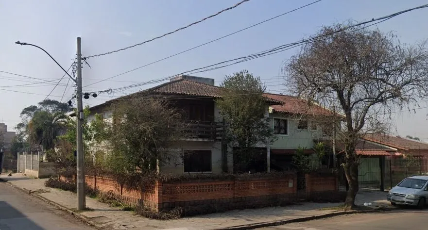 Imagem Casa sobrado no Sarandi de 5 dormitórios e 4 vagas