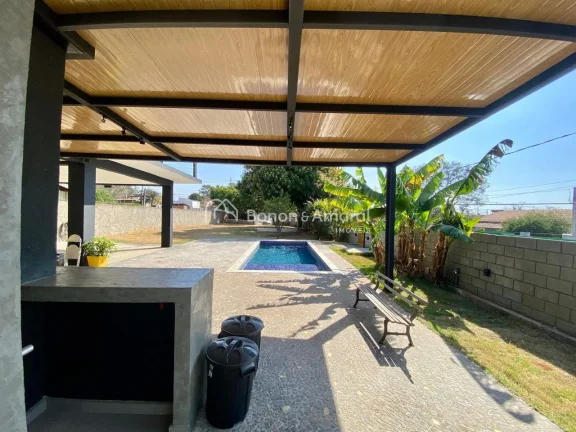 Imagem Esta chácara é o refúgio ideal para quem busca tranquilidade sem abrir mão do conforto. Com 224 ...