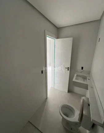 Imagem Sobrado à Venda em Sertão do Maruim - 3 Dormitórios, R$620k