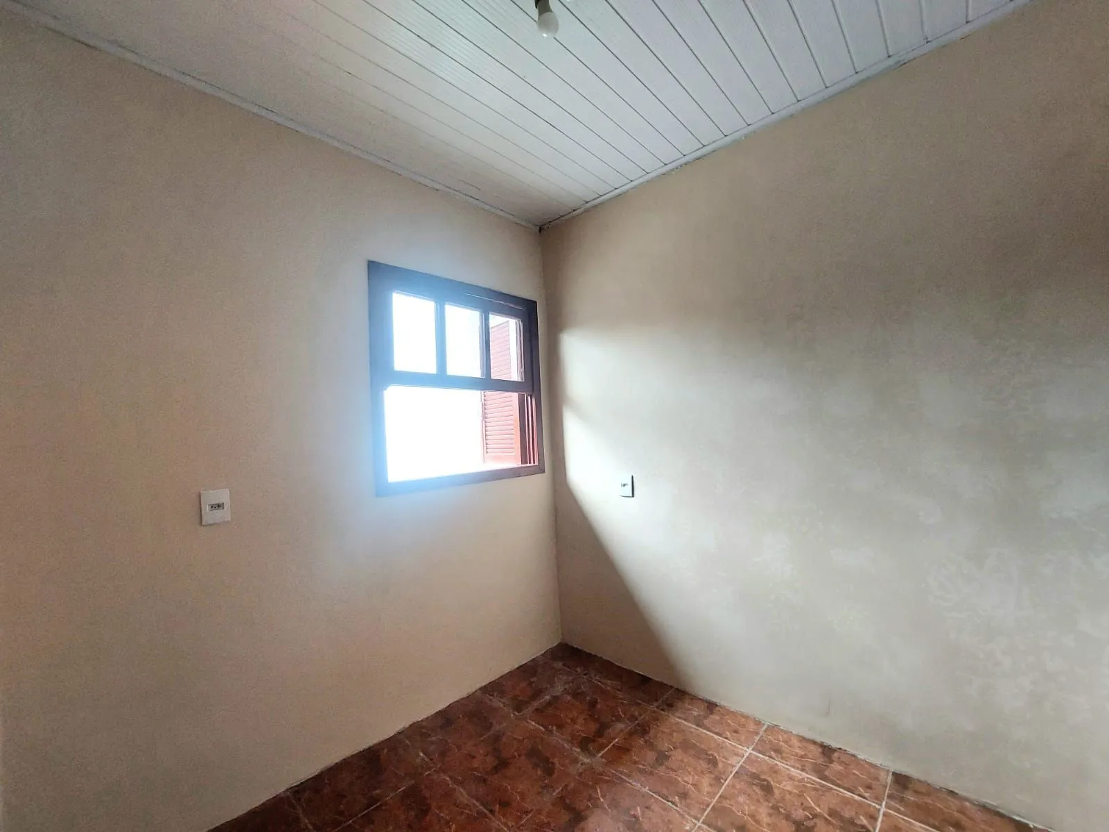 Imagem Casa mobiliada dois dormitórios e vaga no bairro Hipica.