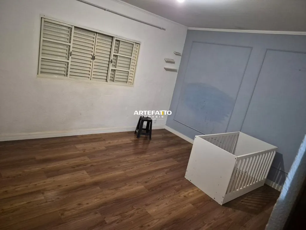 Imagem Sobrado Vila Santa Cruz, 3 dorm. sendo uma suíte com closet e sacada.