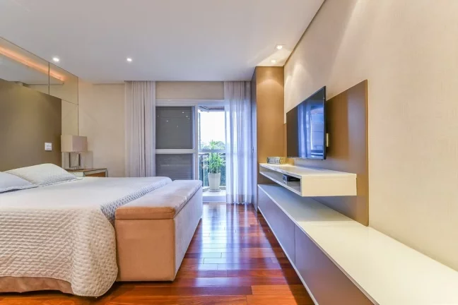 Imagem Apartamento à venda em São Paulo, Vila Nova Conceição, com 3 quartos, 244m2