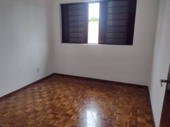 Imagem CASA 280M² 3 QUARTOS E 1 SUITE PROXIMO A GENERAL CARNEIRO