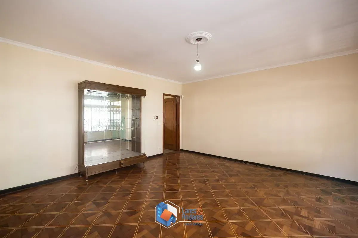 Imagem Casa para venda em Jardim da Glória com 6 quartos, sendo 2 suítes, 210m²