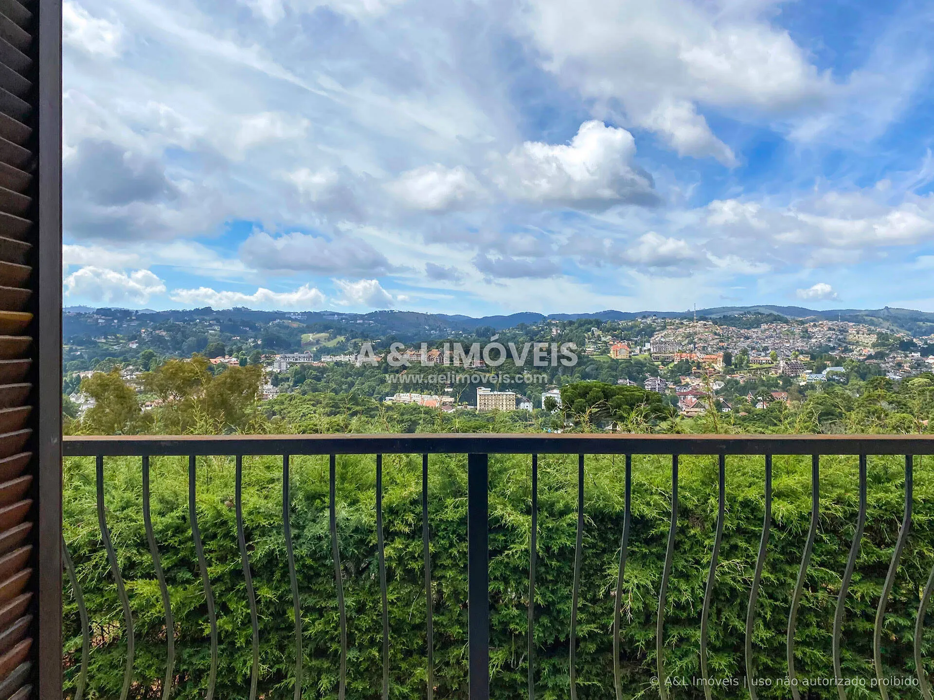 Imagem Sobrado em Campos do Jordão | Atalaia, 3 Suítes e Vista para o Vale