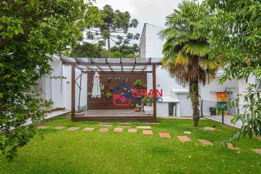 Imagem Casa de Alto Padrão à Venda - Santa Felicidade - Curitiba