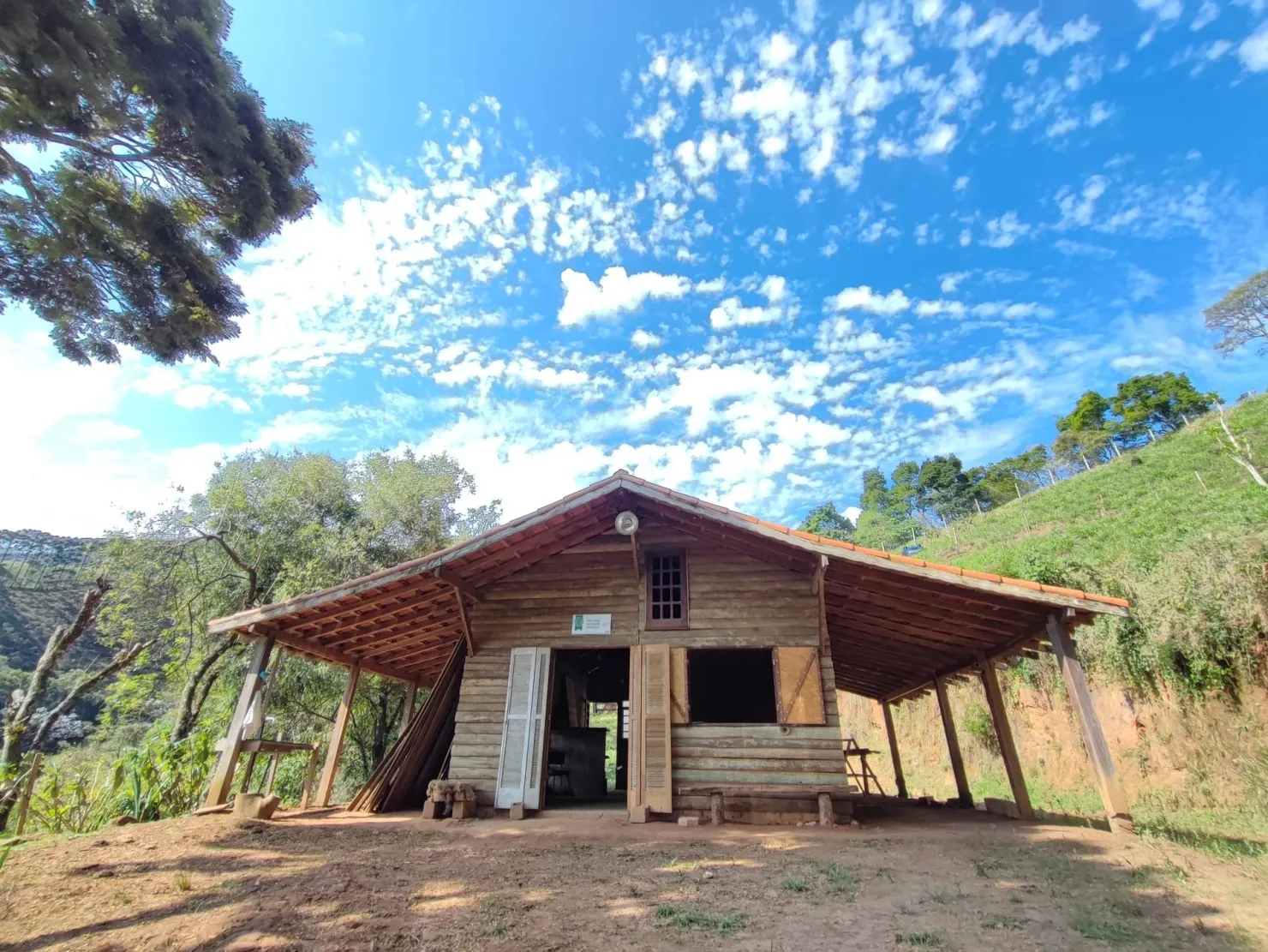 Imagem Chácara à venda 2 Quartos, 4 Vagas, 238600M², Bairro dos Macacos, Silveiras - SP