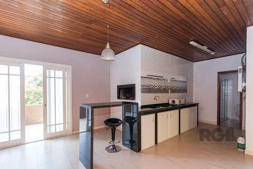 Imagem Casa Mista 266m² - 4 dormitórios, 1 suíte, 3 vagas no bairro Parque Santa Fé