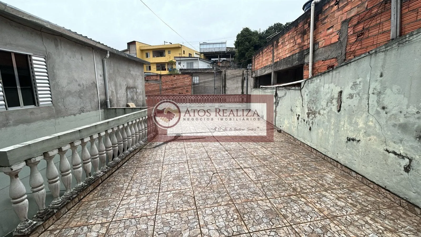 Imagem Sobrado à Venda no Jardim Presidente SP, com 6 Quartos no total, 358m², Imóvel com 3 casas para Renda, Valor irresistível. R$ 390k.