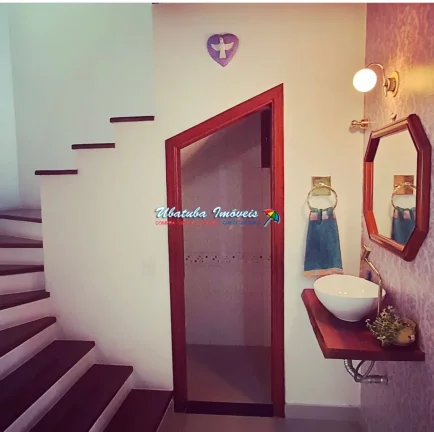 Imagem Linda Casa com Ótima Localização.