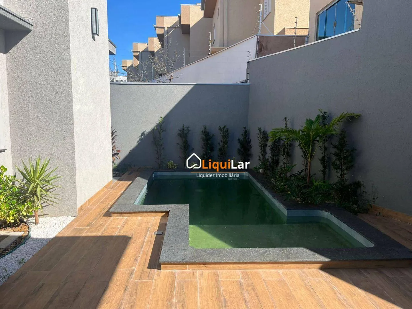 Imagem Casa Térrea de Alto Luxo na Vila Planalto com 3 Suítes, Escritório e Piscina Aquecida