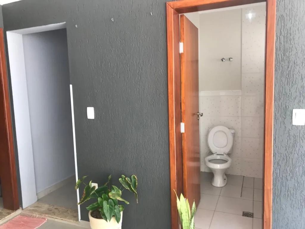 Imagem Lindo Sobrado no Bairro Jardim Karolyne com 235m².