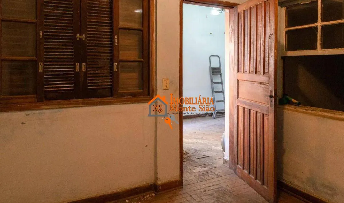 Imagem Casa com 3 dormitórios à venda, 240 m² por R$ 675.000 - Vila Augusta - Guarulhos/SP