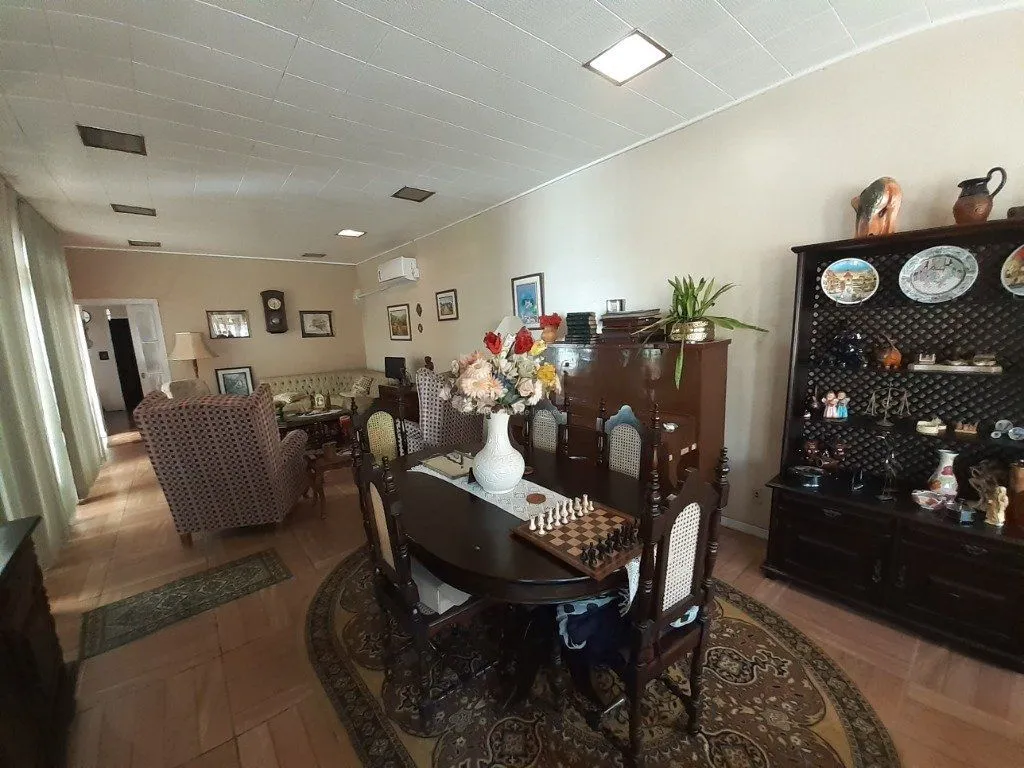 Imagem Casa para Venda - 290m², 3 dormitórios, sendo 1 suites, 3 vagas - Menino Deus