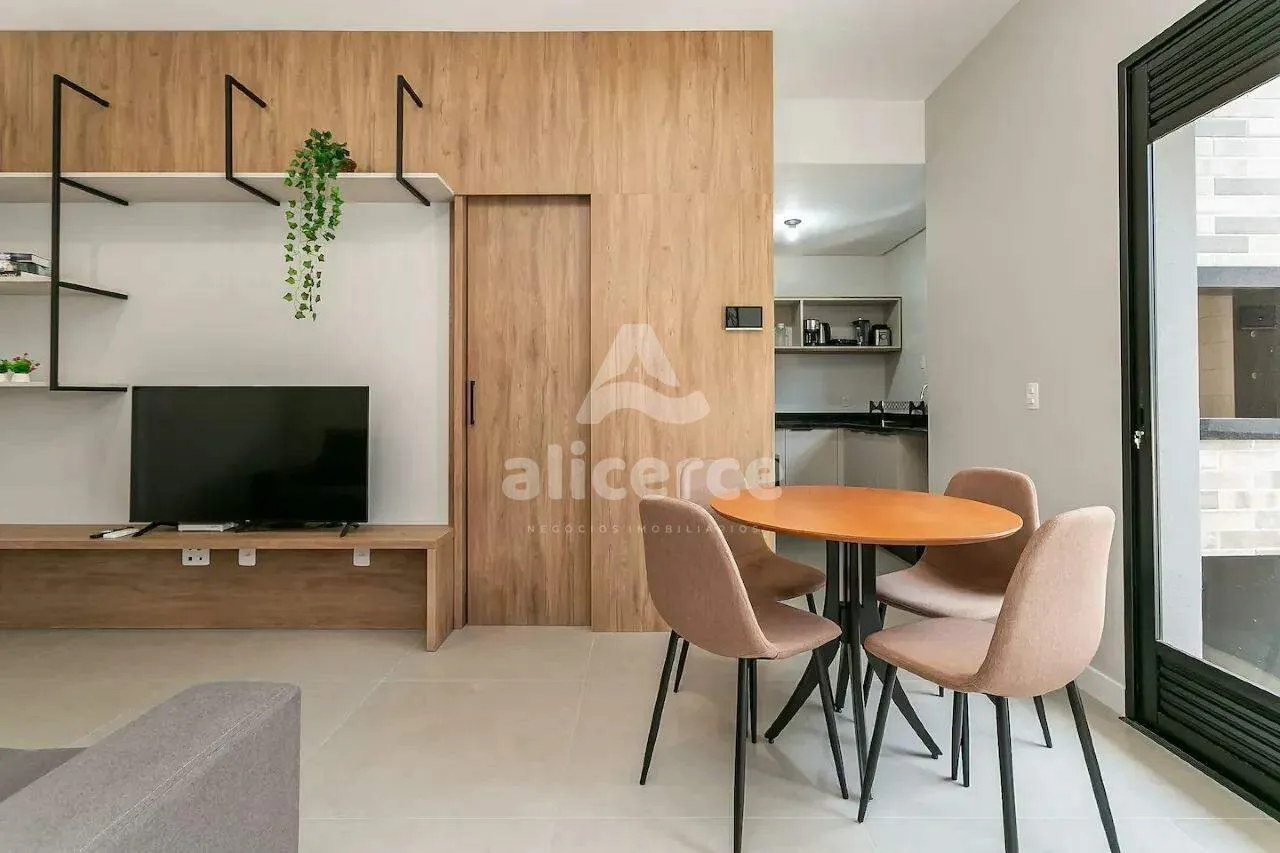 Imagem PRONTO PARA MORAR - Apartamento de 2 Dormitórios l 1 Suíte l Mobiliado l Florianópolis/SC