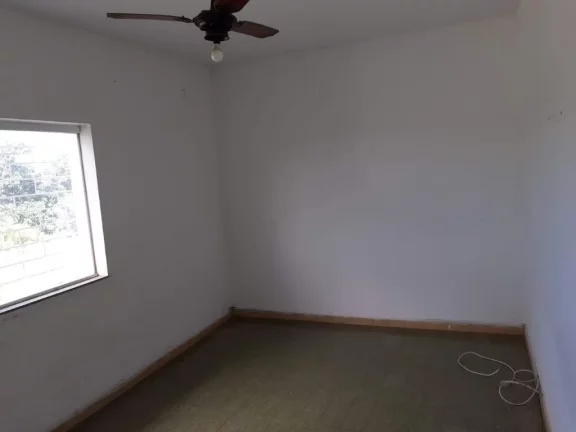 Imagem Casa linear composta de 2 quartos sendo uma suíte sala ampla 3 vagas de garagem em bairro residencial a 5 minutos do centro de Guarapari