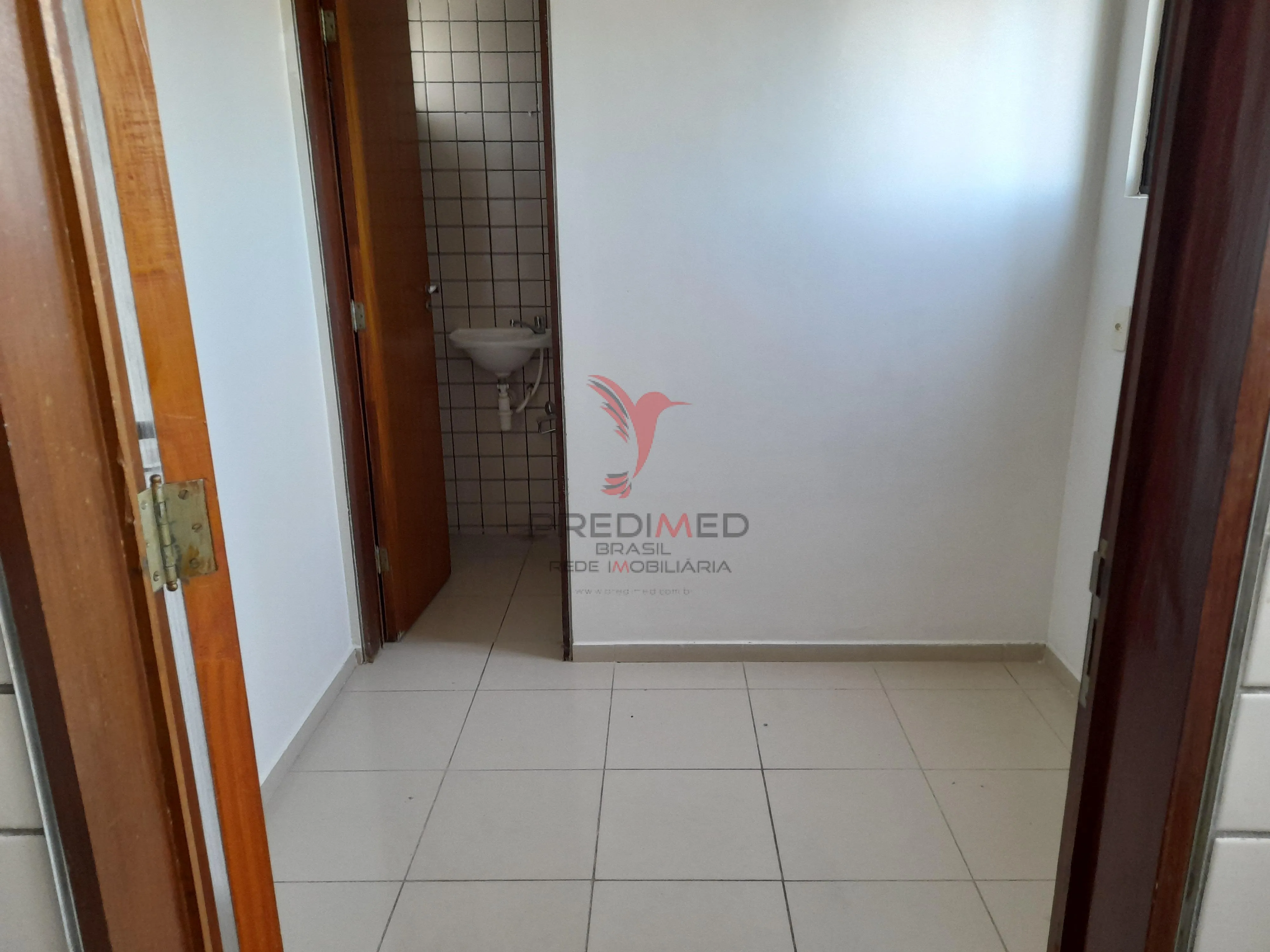 Imagem Apartamento em Manaira com 220 mts2. 4 Suites, 2 Varandas, 3 Vagas de Garagem, 1 por andar