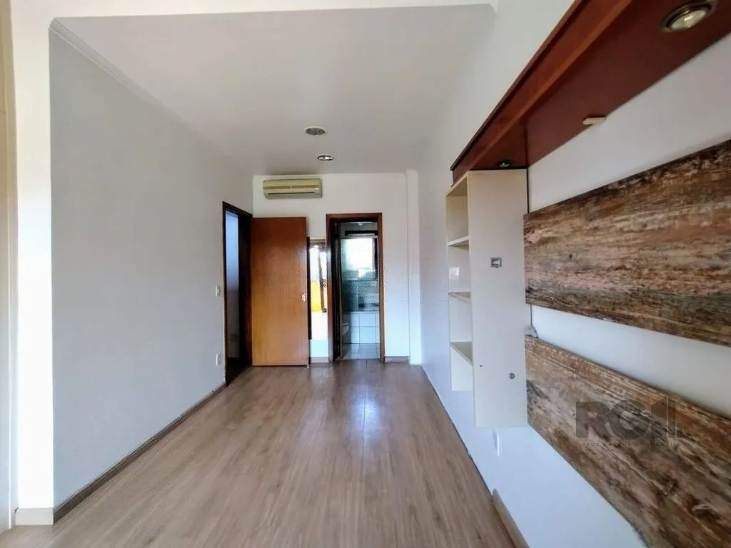 Imagem Casa de 3 dormitórios no bairro Ipanema - Porto Alegre