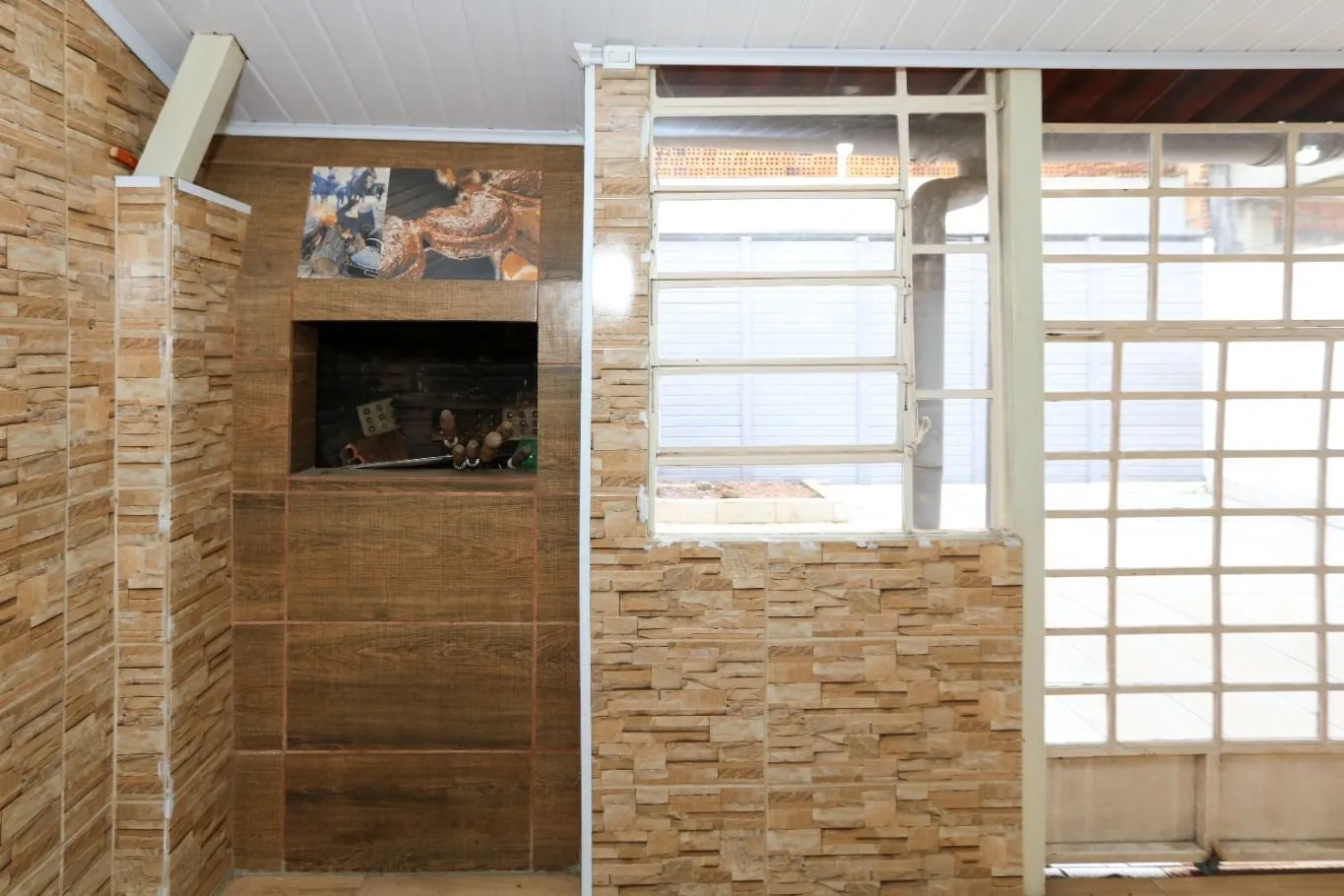 Imagem Casa aconchegante em condomínio com 2 dormitórios, no condomínio no Bairro Igara Canoas