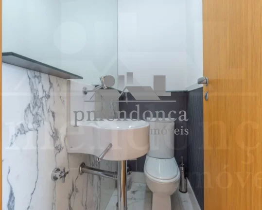 Imagem Apartamento à venda Rua Monte Alegre com 3 suítes e 4 vagas, 231m²