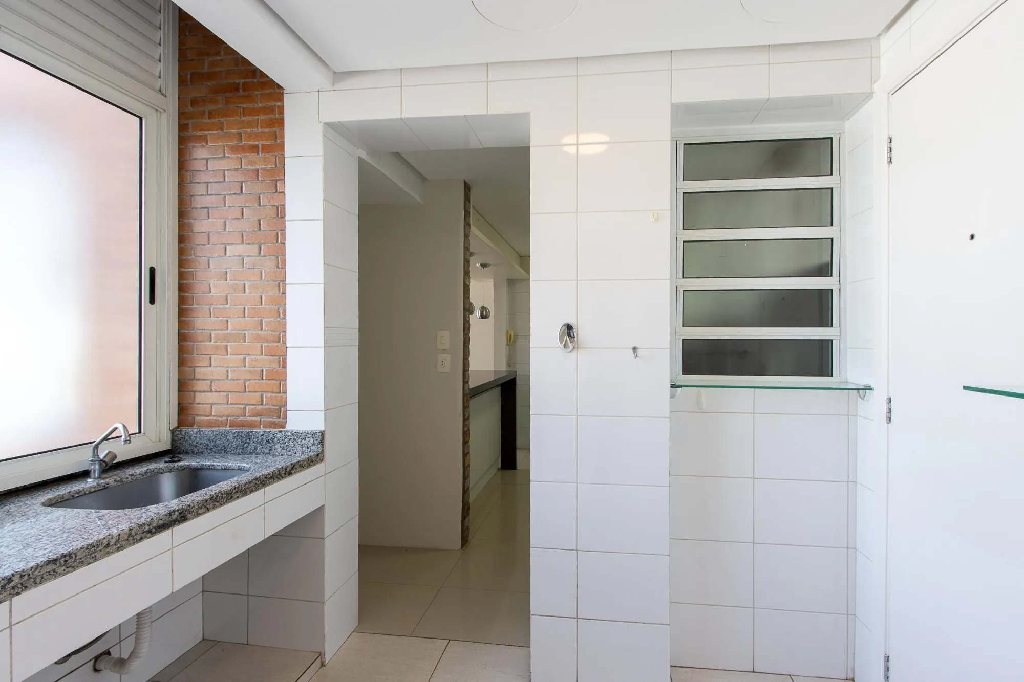 Imagem Excelente apartamento de 3 dormitórios, 1 suíte e 2 vagas de garagem.