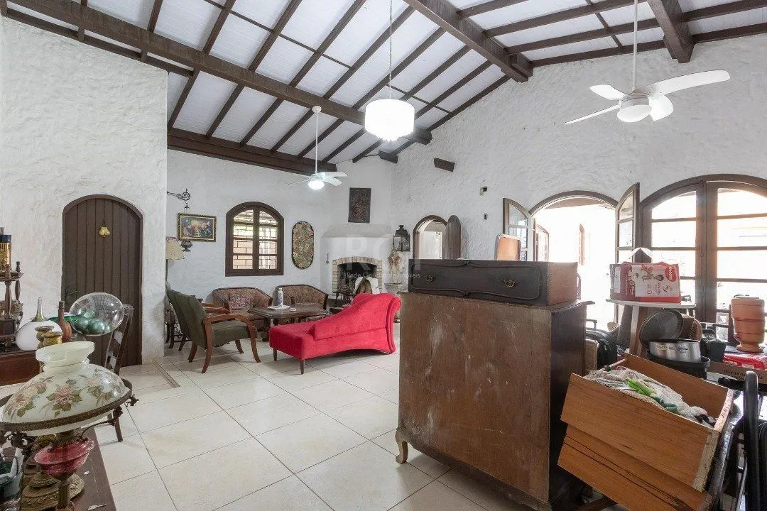 Imagem Casa para Venda - 380m², 3 dormitórios, sendo 1 suites, 3 vagas - Tristeza
