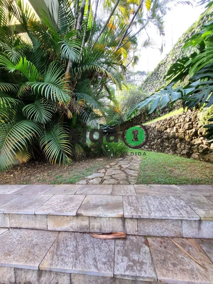 Imagem Casa a venda no Jardim Leonor com 5 quartos