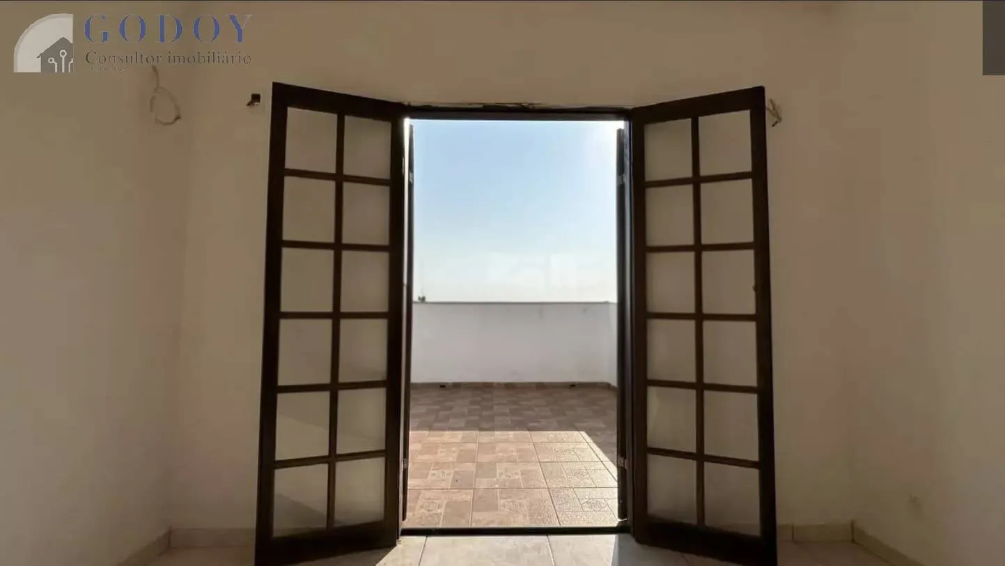 Imagem Oportunidade! Casa com 3 dormitórios,mezanino, vista espetacular do terraço