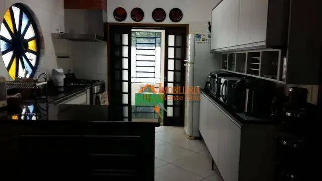 Imagem Chácara com 6 dormitórios à venda, 1000 m² por R$ 650.000,00 - Recreio São Jorge - Guarulhos/SP
