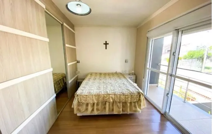 Imagem Sobrado 233m² 05 dormitórios, 04 vagas, no Bairro Moinhos de Vento em Canoas