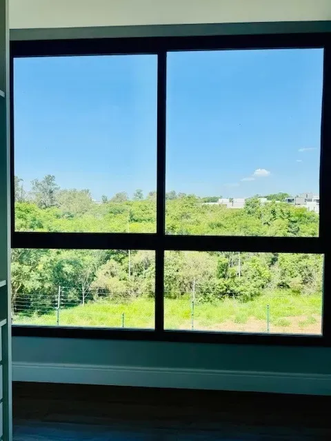 Imagem Sobrado de Alto Padrão à Venda no Alphaville Nova Esplanada 4 - 4 Suítes, Piscina e Energia Solar