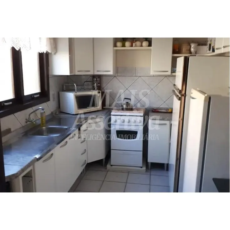 Imagem Imbé RS
Apenas R$ 490.000,00
Sensacional casa/sobrado de veraneio, terreno fechado, portões,  ...