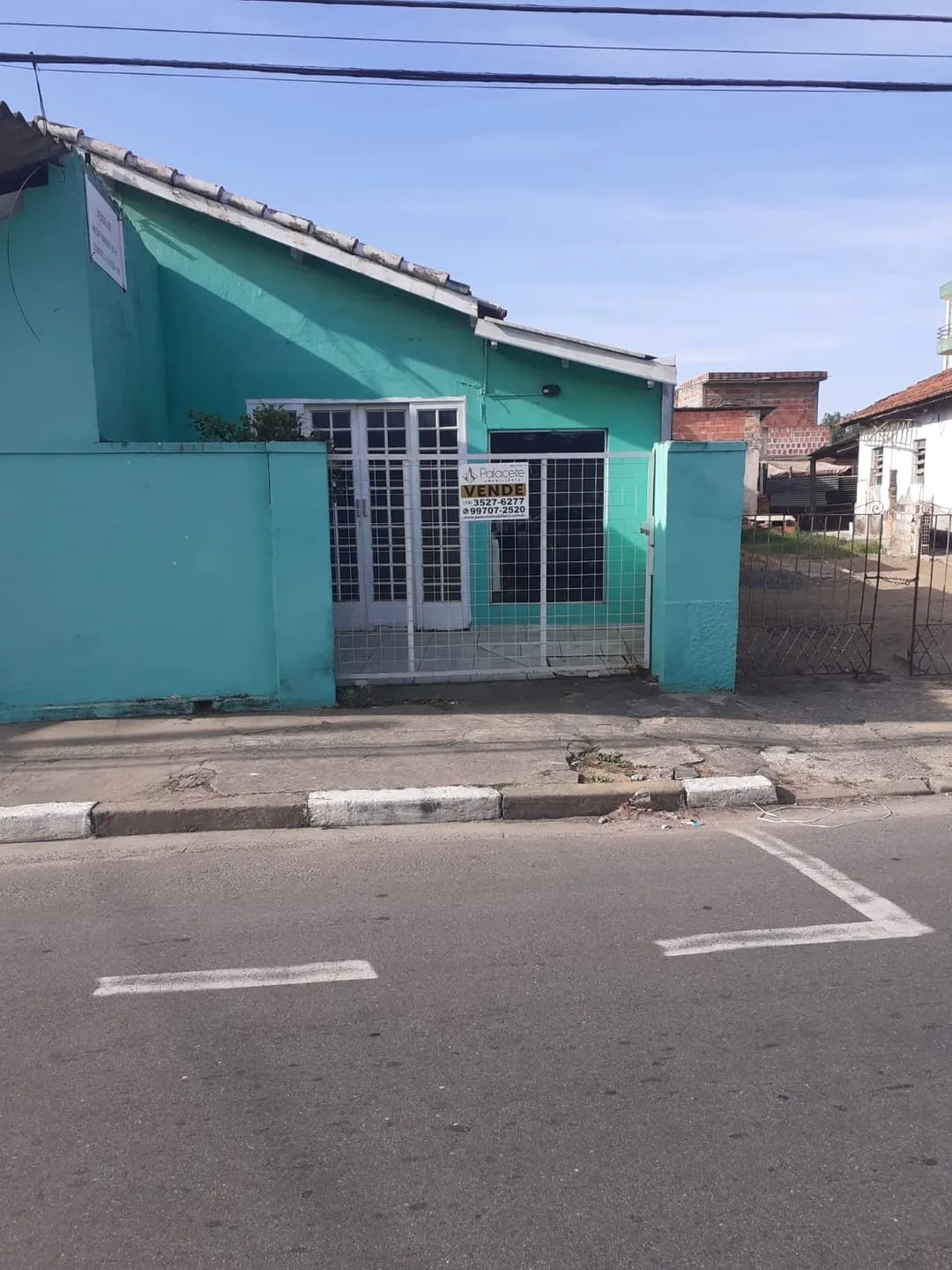 Foto do imóvel Casa à venda 2 Quartos, 1 Vaga, 357M², Jardim Cristina, Pindamonhangaba - SP