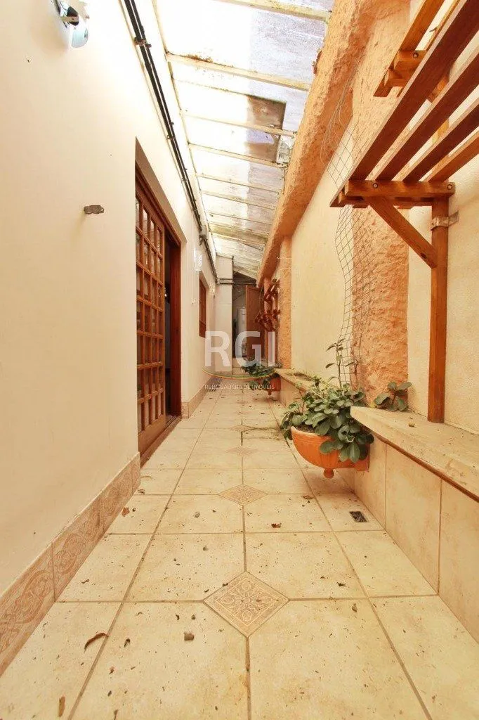 Imagem Casa para Venda - 185.29m², 4 dormitórios, sendo 2 suites, Teresópolis