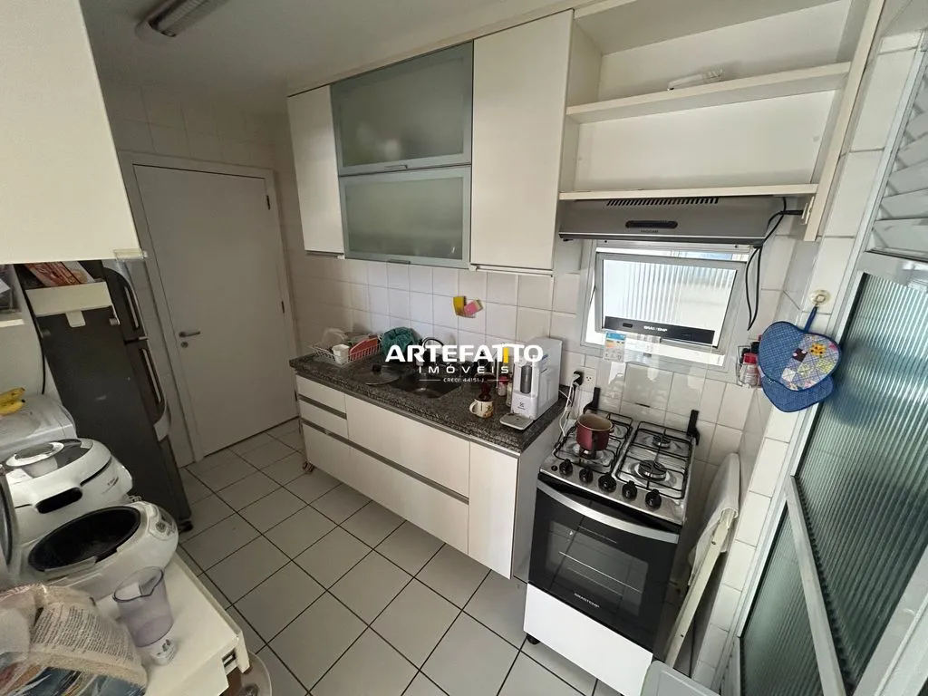 Imagem Apartamento com sala ampliada, depósito na garagem, duas suítes e lazer completo