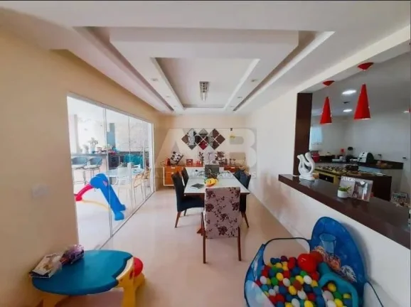 Imagem Casa à venda em Vargem Grande, 4 quartos, 3 vagas e 350m2 de área útil.