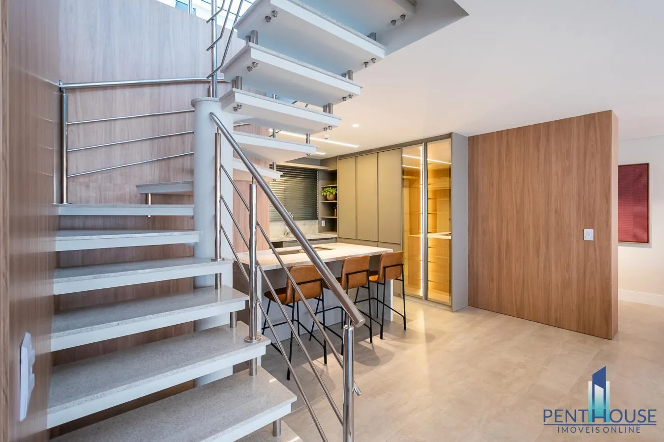Imagem Cobertura Duplex para Venda em Itajaí, FAZENDA, 3 dormitórios, 3 suítes, 5 banheiros, 4 vagas