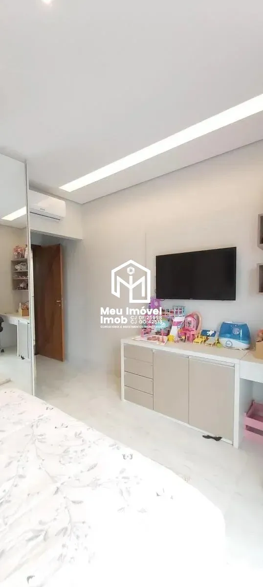 Imagem Casa 4 Quartos 4 Suítes 5 Vagas 900m² Útil 530 m² Lazer