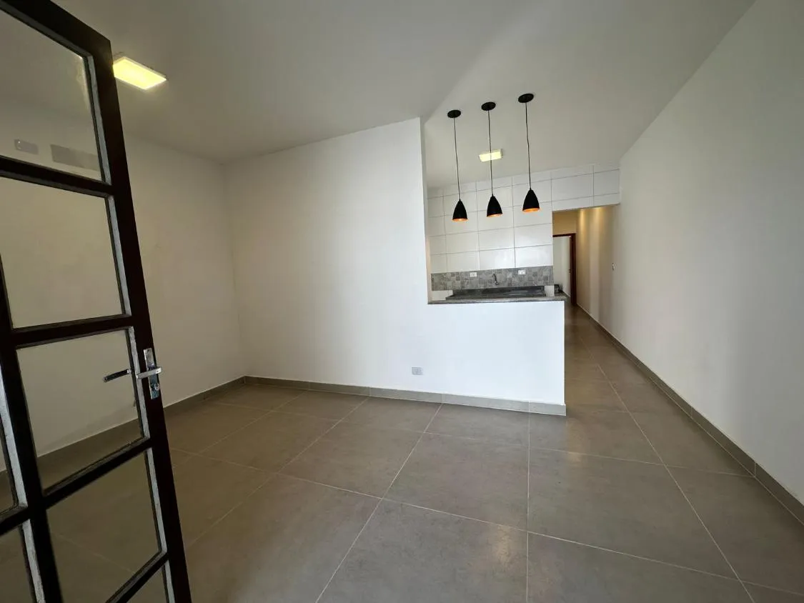 Imagem CASA NOVA COM PISCINA, 02 DORMITÓRIOS E DISPONÍVEL PARA VENDA E LOCAÇÃO LADO PISTA NA VILA ATLÂNTICA EM MONGAGUÁ