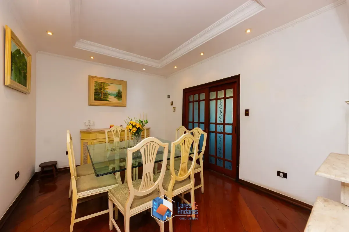 Imagem Casa para venda em Parque São Domingos com 3 quartos, sendo 1 suíte, 212m²